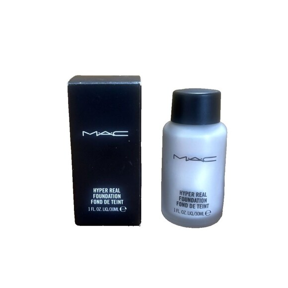 MAC Hyper Real Foundation GOLD FX  1 oz Full Size Radiant HighLighter Pale Gold - Picture 1 of 4